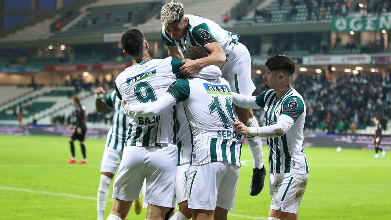 nhan-dinh-soi-keo-bayburt-vs-giresunspor-luc-19h00-ngay-3-9-2025-1